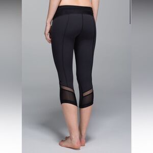 Lululemon Just Breathe Crop
Black Size 4